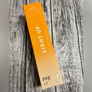 Light Up: Vitamin C & E Flash Brightening Mask